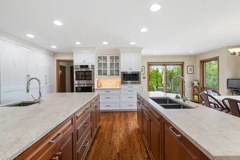 14 Hamilton Lane Oak Brook IL 60523