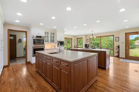 14 Hamilton Lane Oak Brook IL 60523