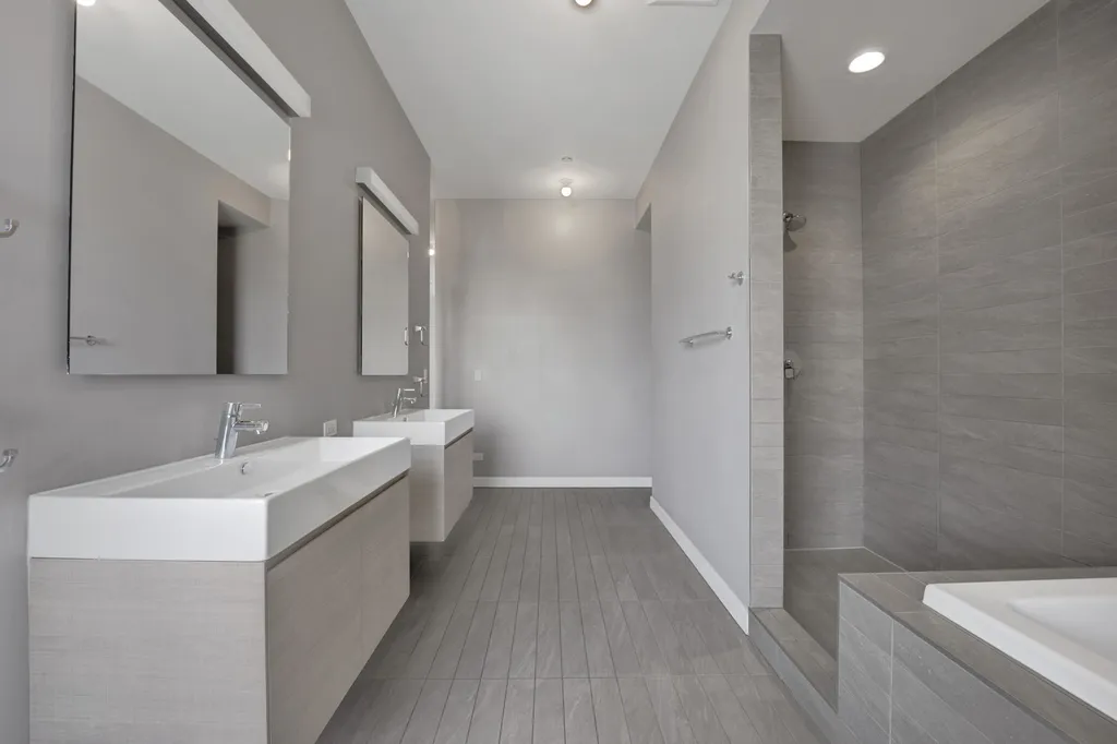 2639 North Hamlin Avenue Chicago IL 60647