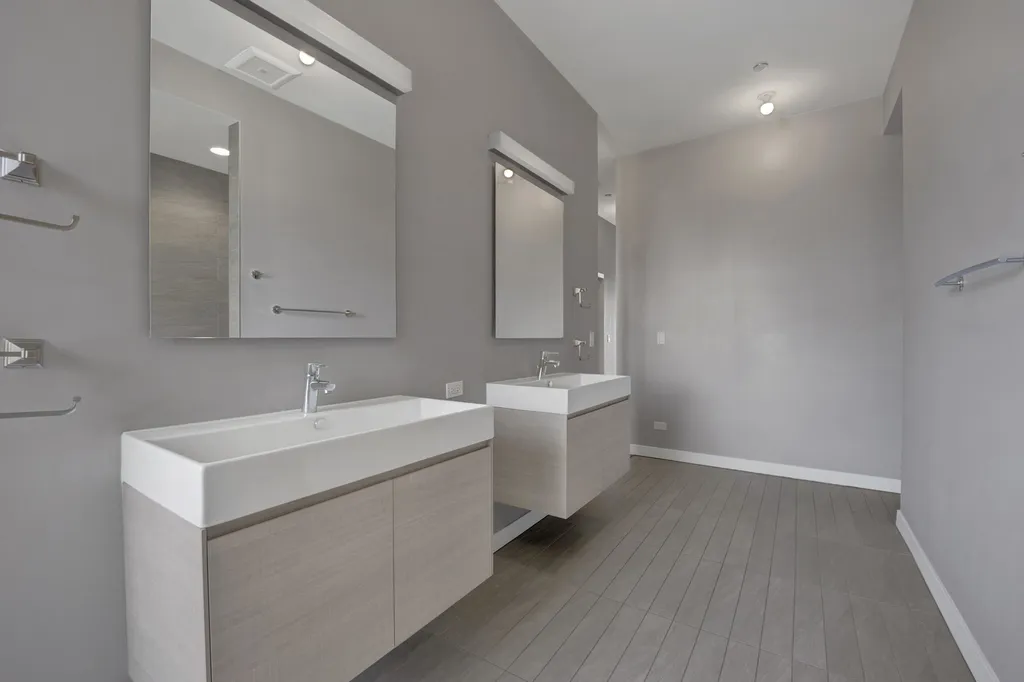 2639 North Hamlin Avenue Chicago IL 60647