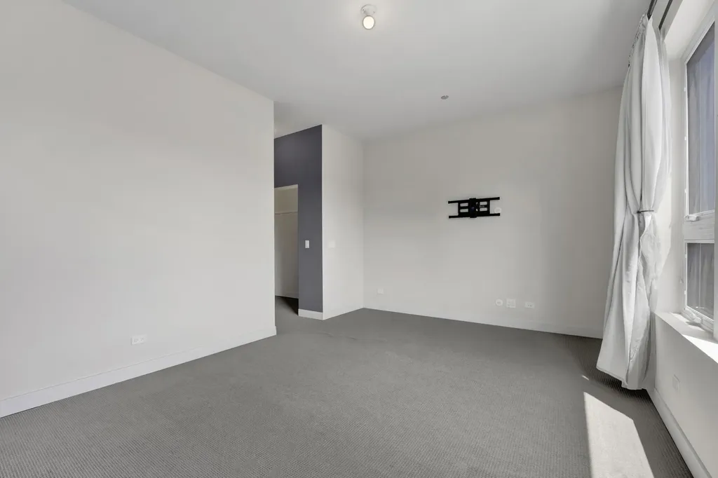2639 North Hamlin Avenue Chicago IL 60647