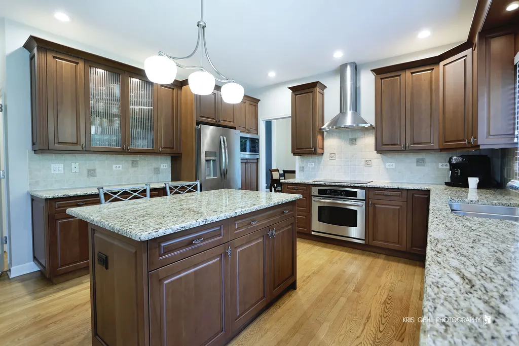 898 Lakeridge Court Aurora IL 60502