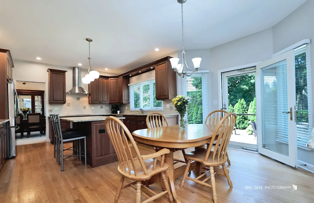 898 Lakeridge Court Aurora IL 60502