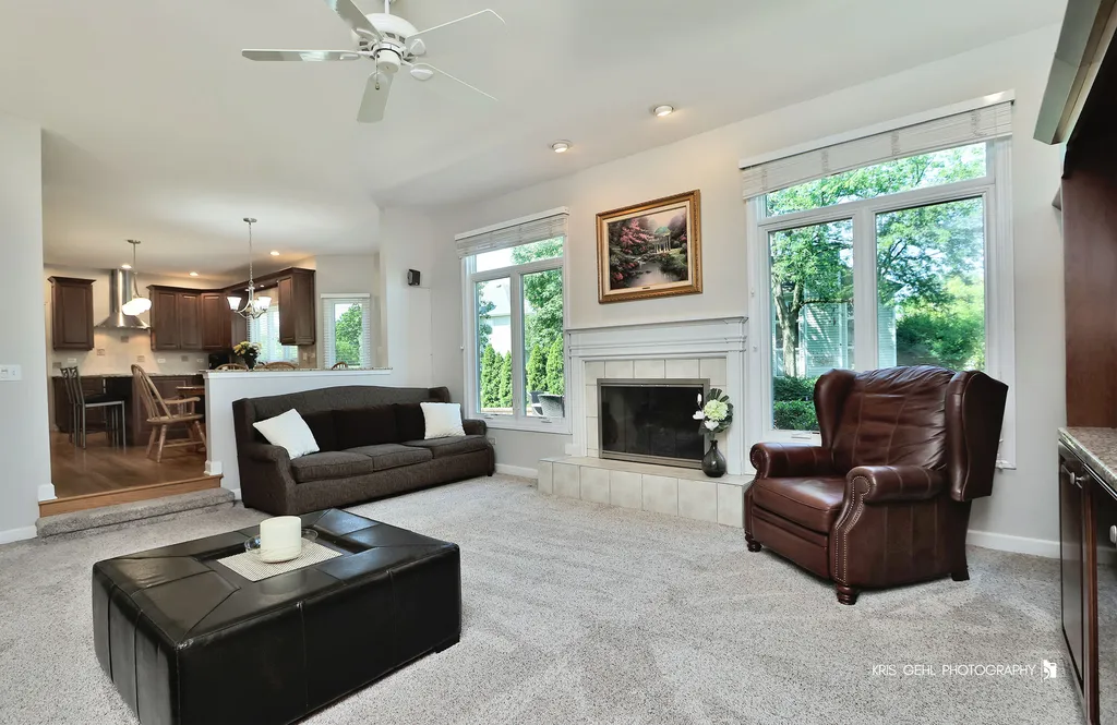 898 Lakeridge Court Aurora IL 60502