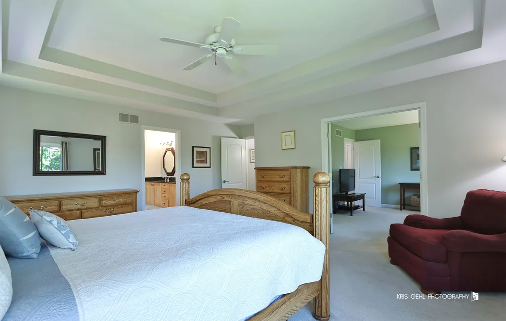 898 Lakeridge Court Aurora IL 60502