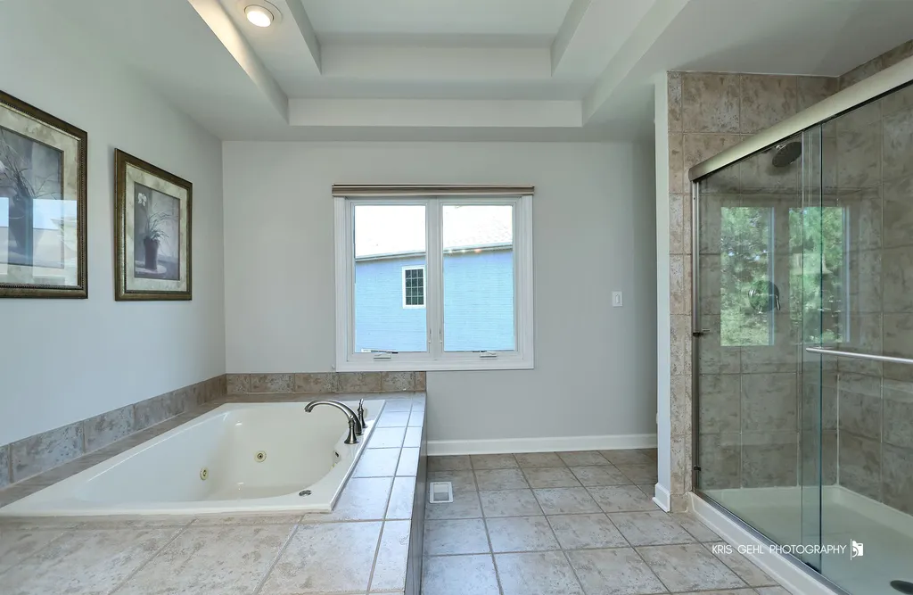 898 Lakeridge Court Aurora IL 60502