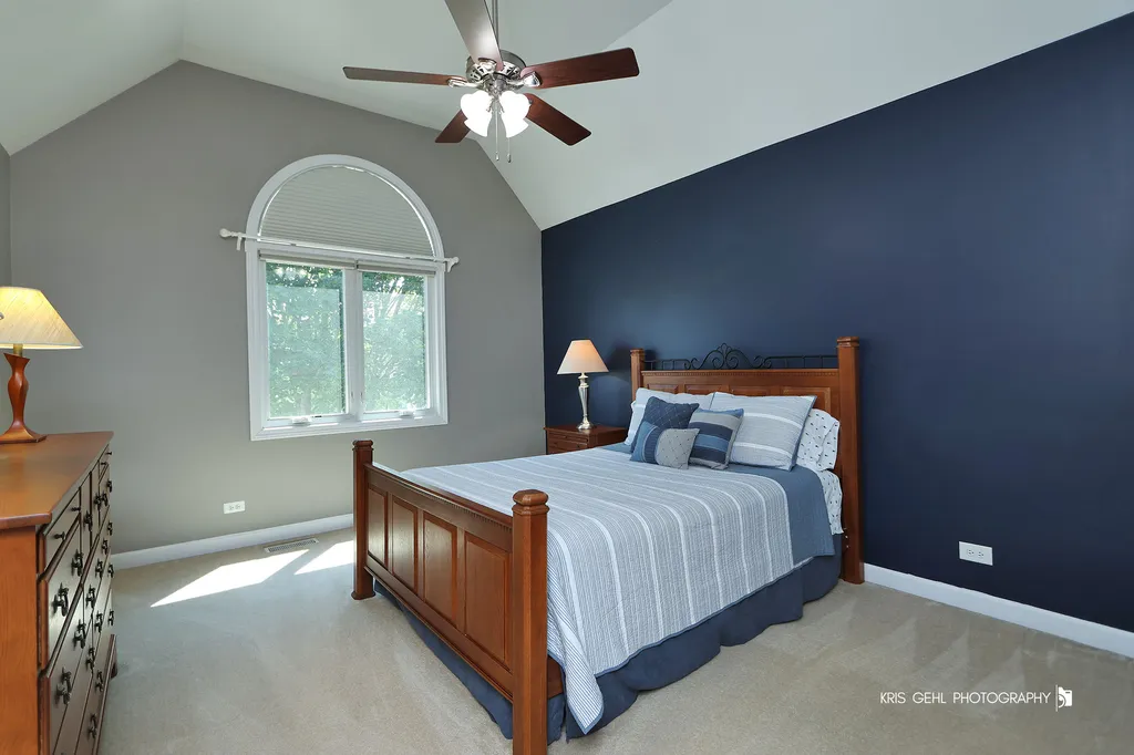 898 Lakeridge Court Aurora IL 60502