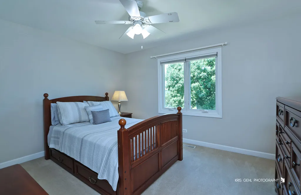 898 Lakeridge Court Aurora IL 60502
