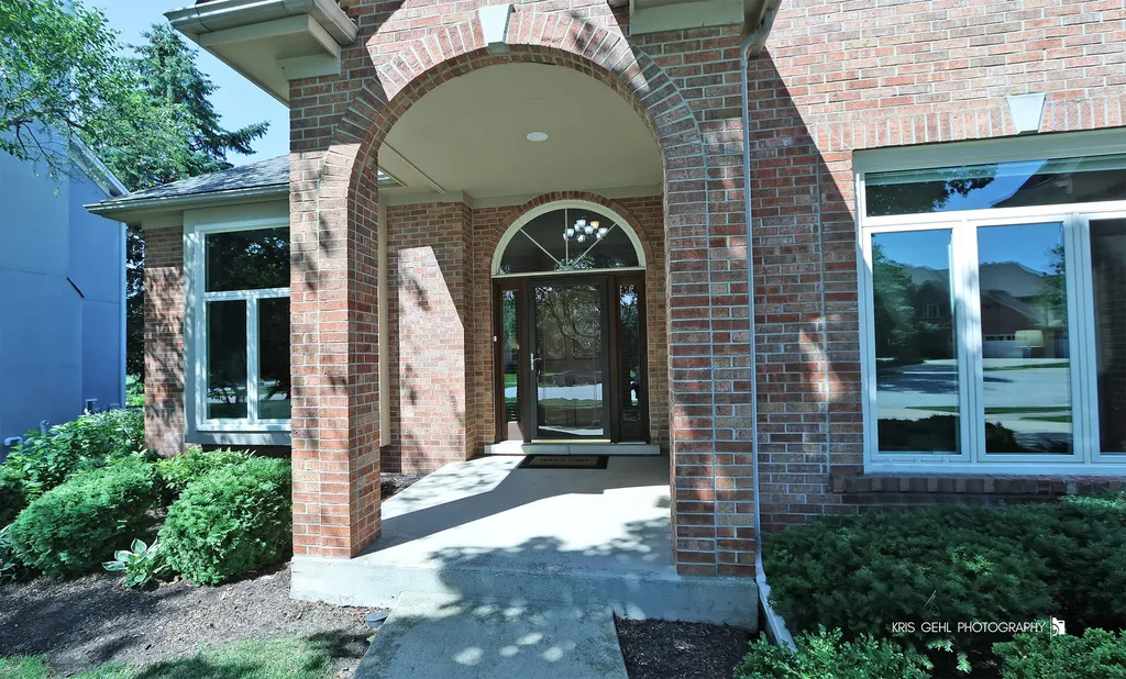 898 Lakeridge Court Aurora IL 60502