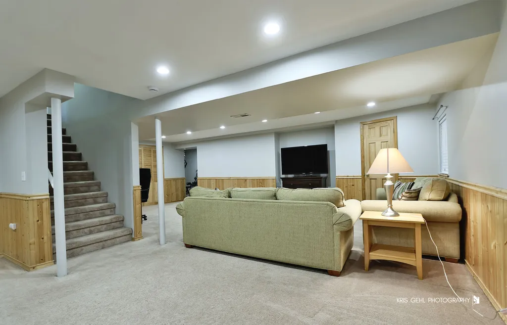 898 Lakeridge Court Aurora IL 60502