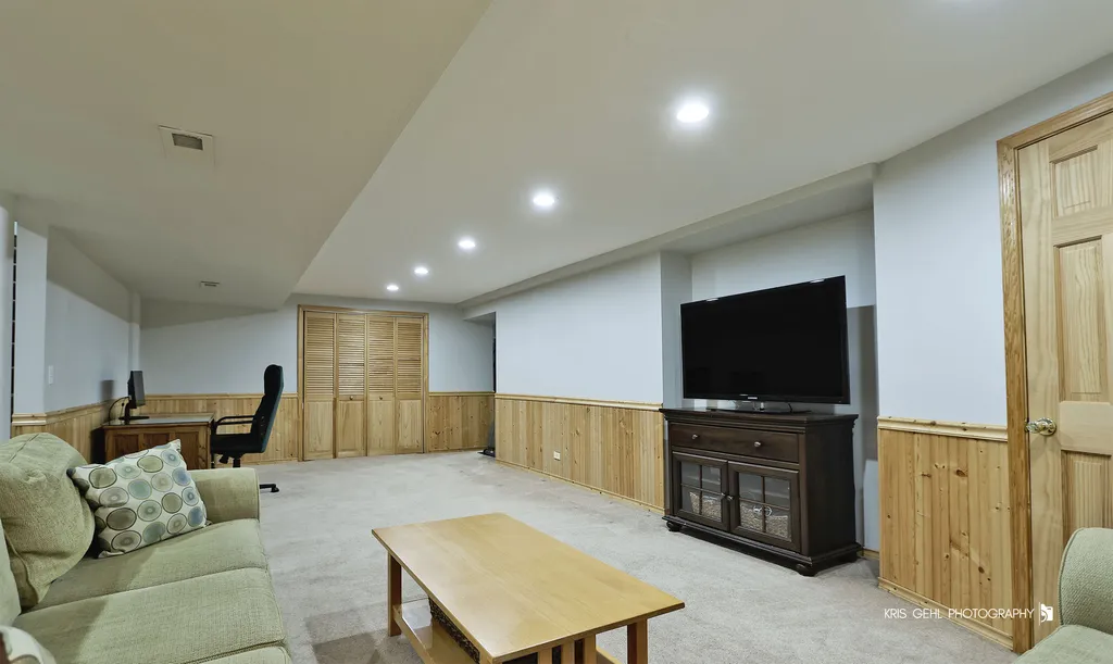898 Lakeridge Court Aurora IL 60502