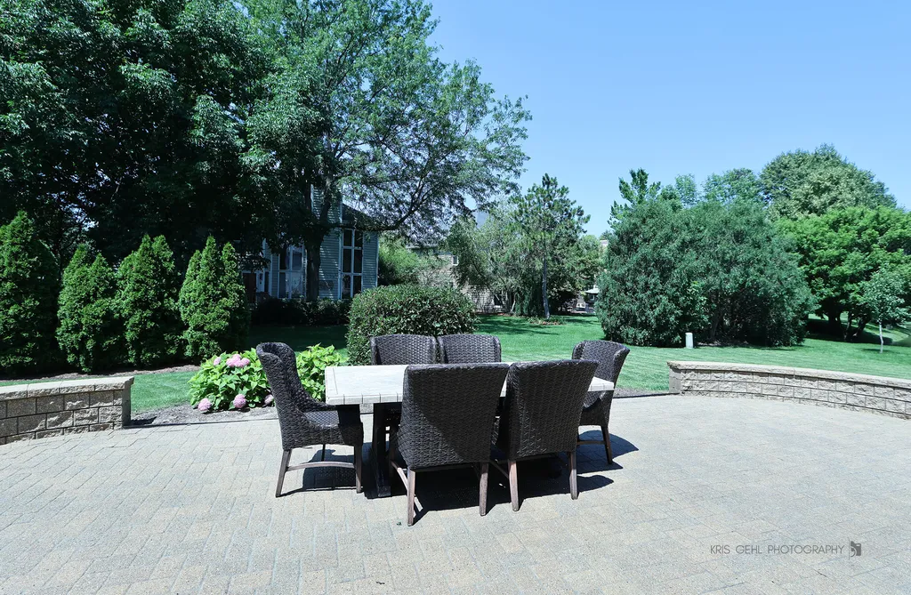 898 Lakeridge Court Aurora IL 60502
