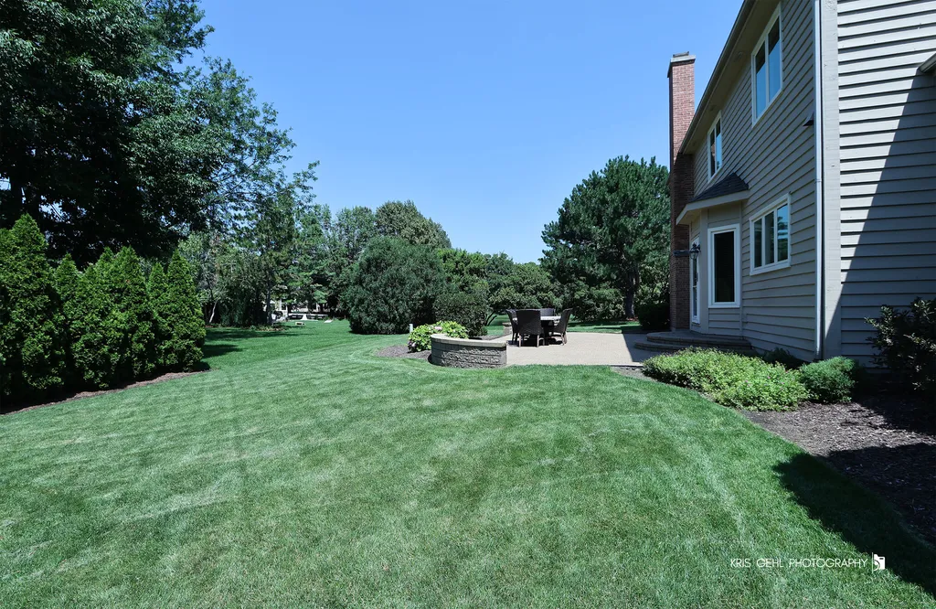 898 Lakeridge Court Aurora IL 60502