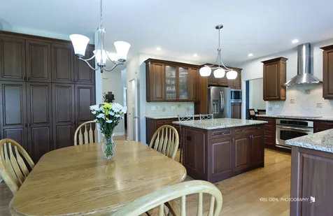 898 Lakeridge Court Aurora IL 60502