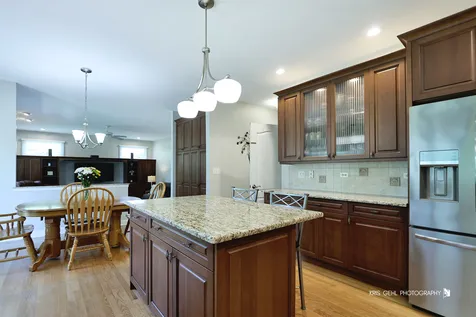 898 Lakeridge Court Aurora IL 60502