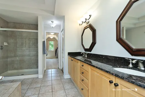898 Lakeridge Court Aurora IL 60502