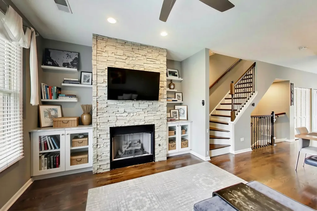 1005 North Kingsbury Street Chicago IL 60610