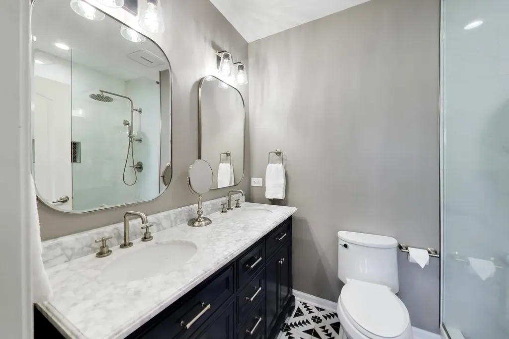 1005 North Kingsbury Street Chicago IL 60610