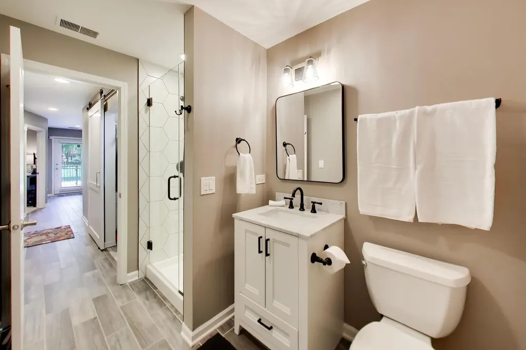 1005 North Kingsbury Street Chicago IL 60610