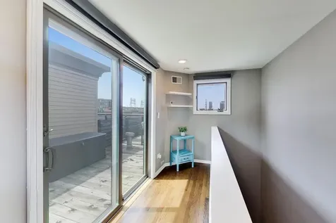 1005 North Kingsbury Street Chicago IL 60610