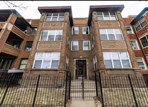 5824 South Michigan Avenue Chicago IL 60637