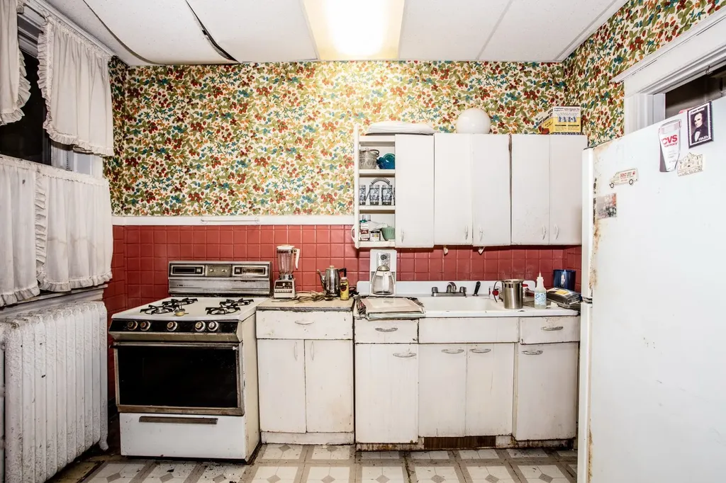 6646 South Minerva Avenue Chicago IL 60637