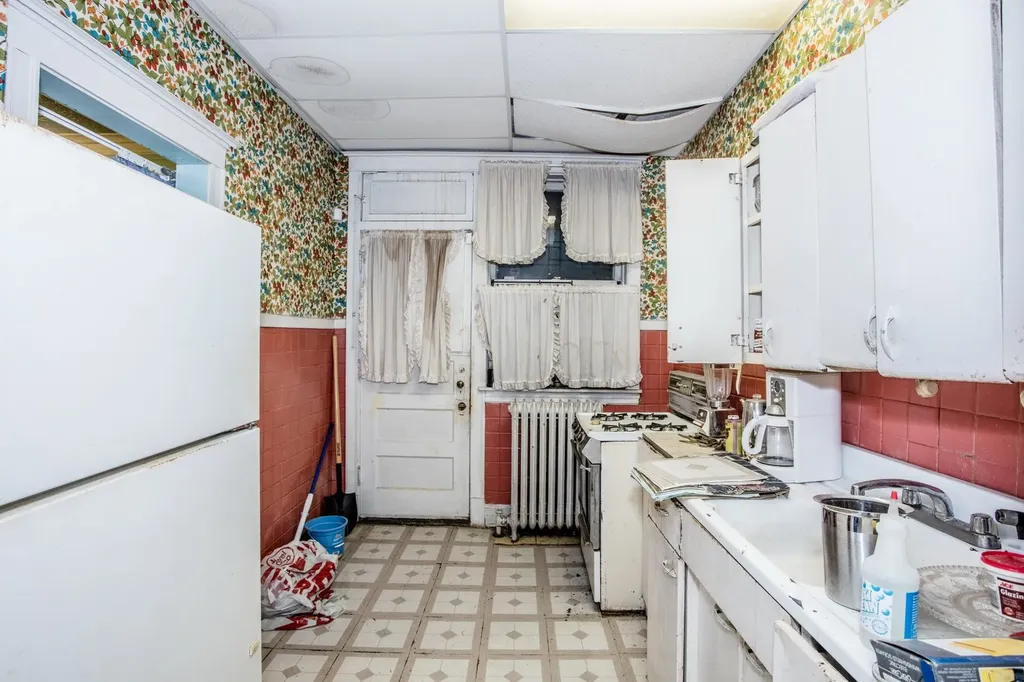 6646 South Minerva Avenue Chicago IL 60637