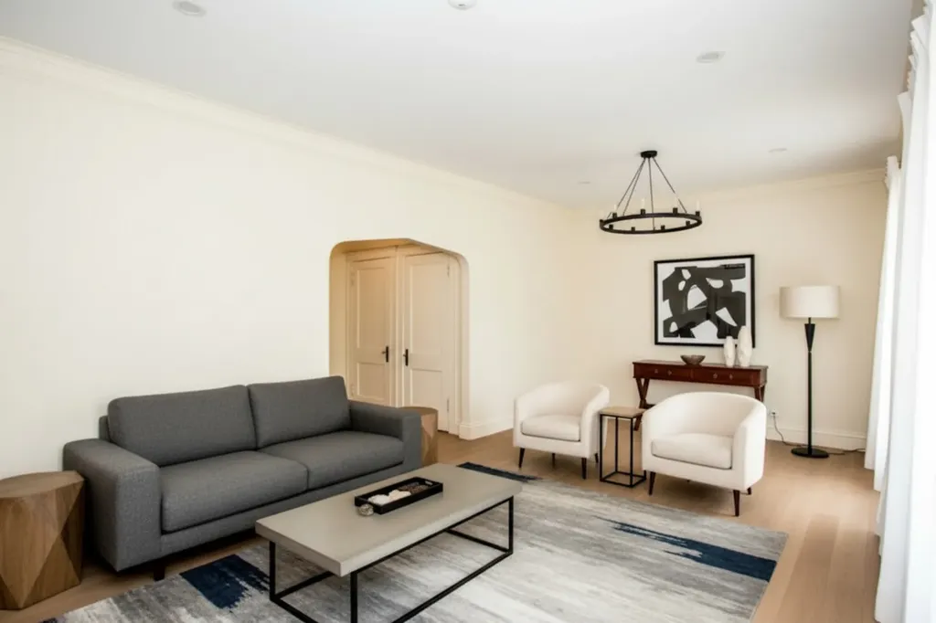 6646 South Minerva Avenue Chicago IL 60637