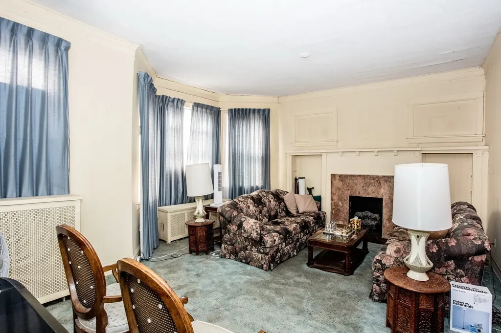 6646 South Minerva Avenue Chicago IL 60637