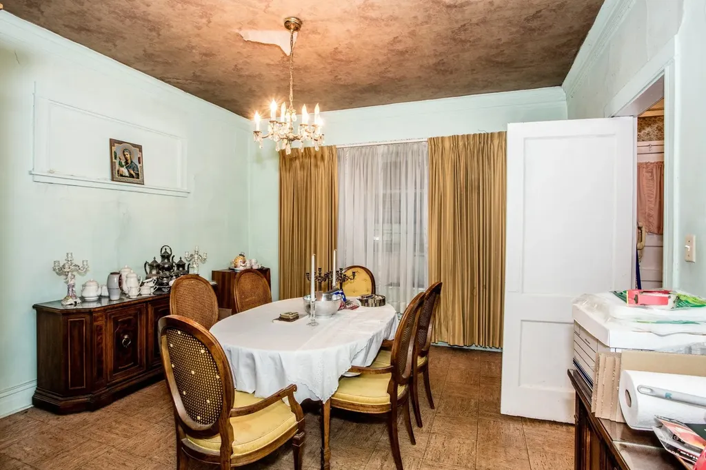 6646 South Minerva Avenue Chicago IL 60637