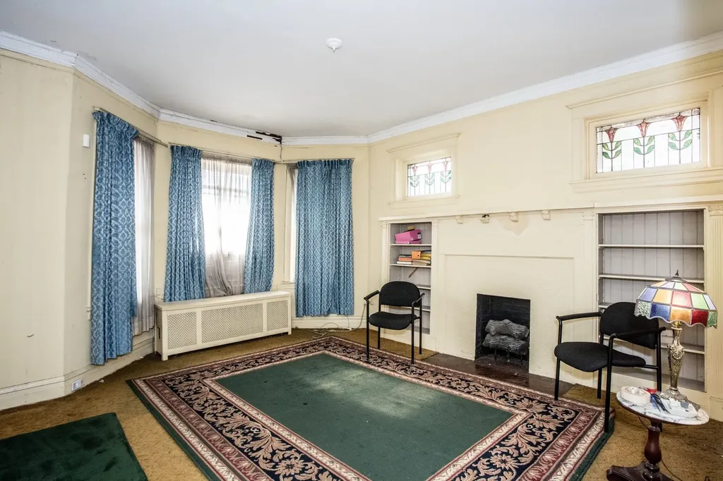 6646 South Minerva Avenue Chicago IL 60637