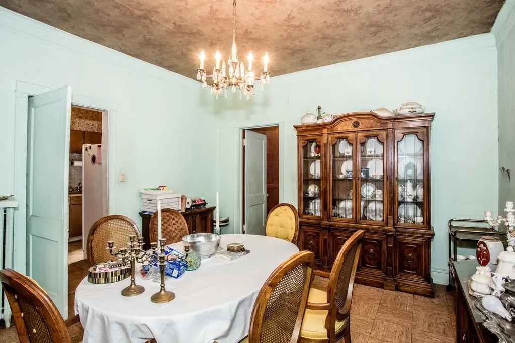 6646 South Minerva Avenue Chicago IL 60637