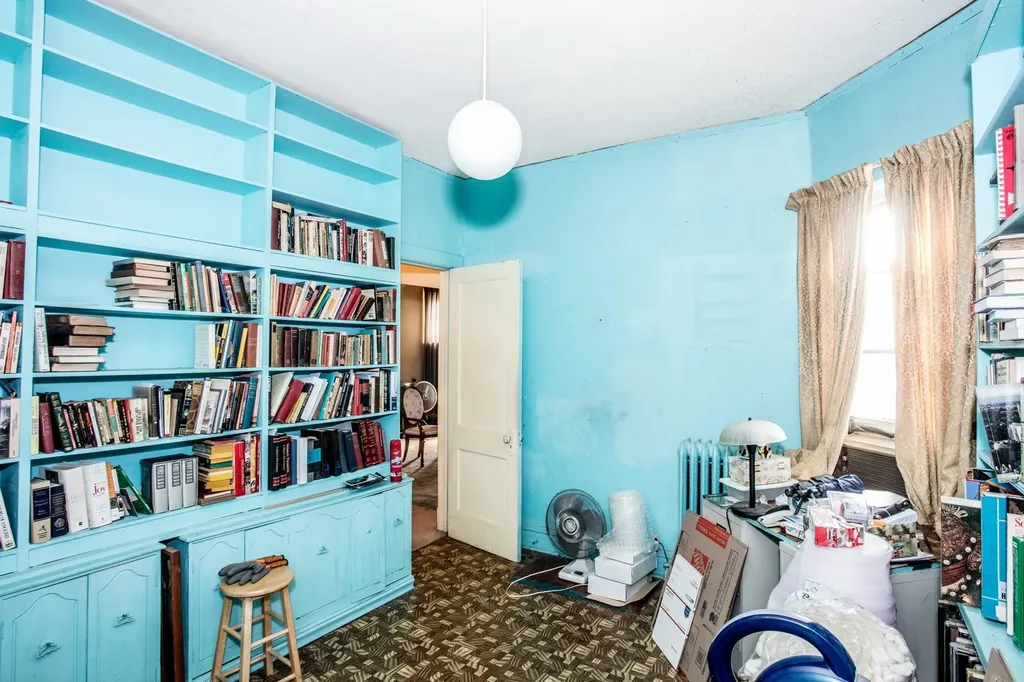 6646 South Minerva Avenue Chicago IL 60637