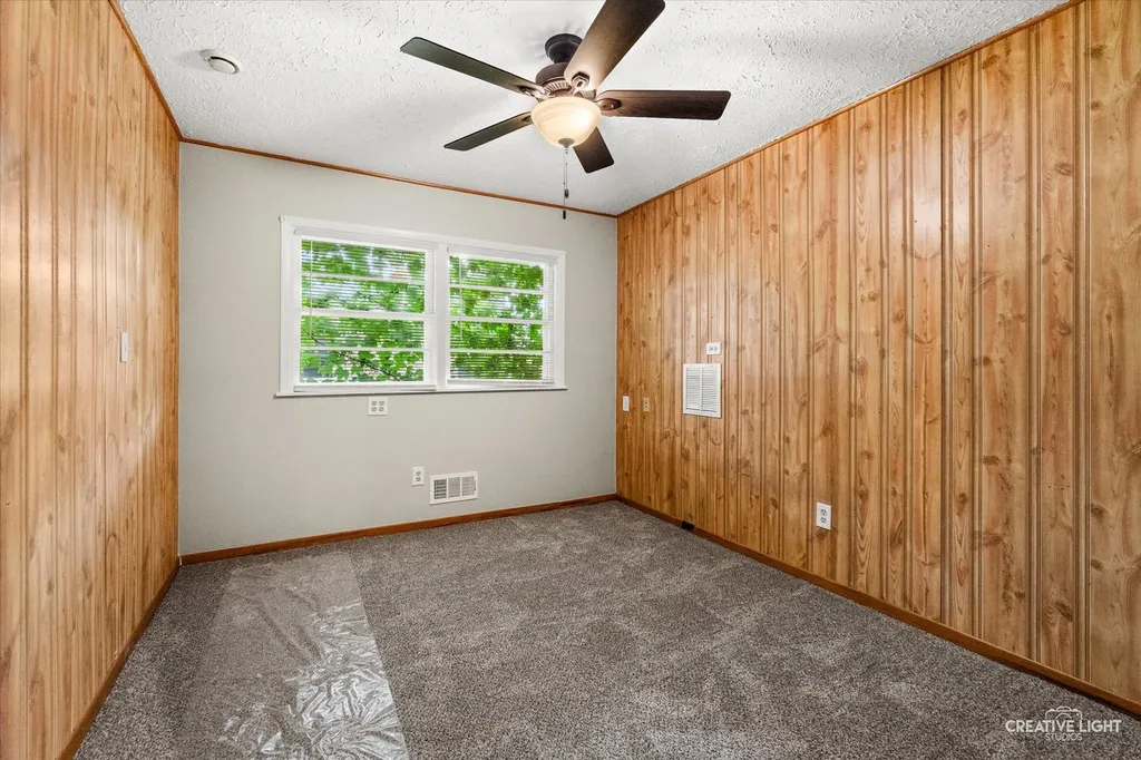 203 South Rosedale Avenue Aurora IL 60506