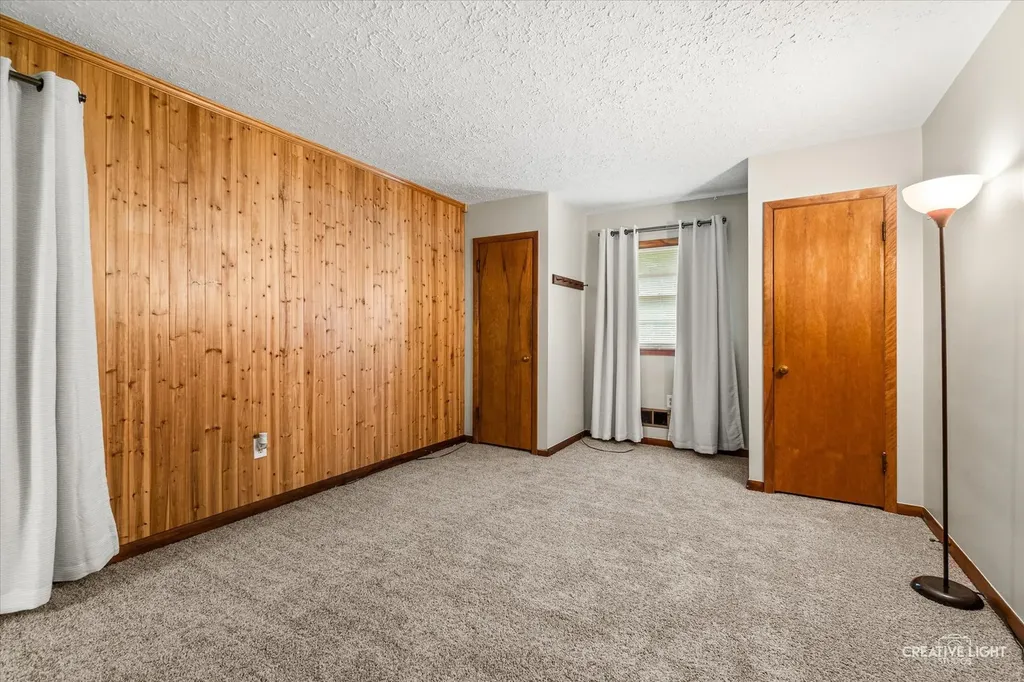 203 South Rosedale Avenue Aurora IL 60506