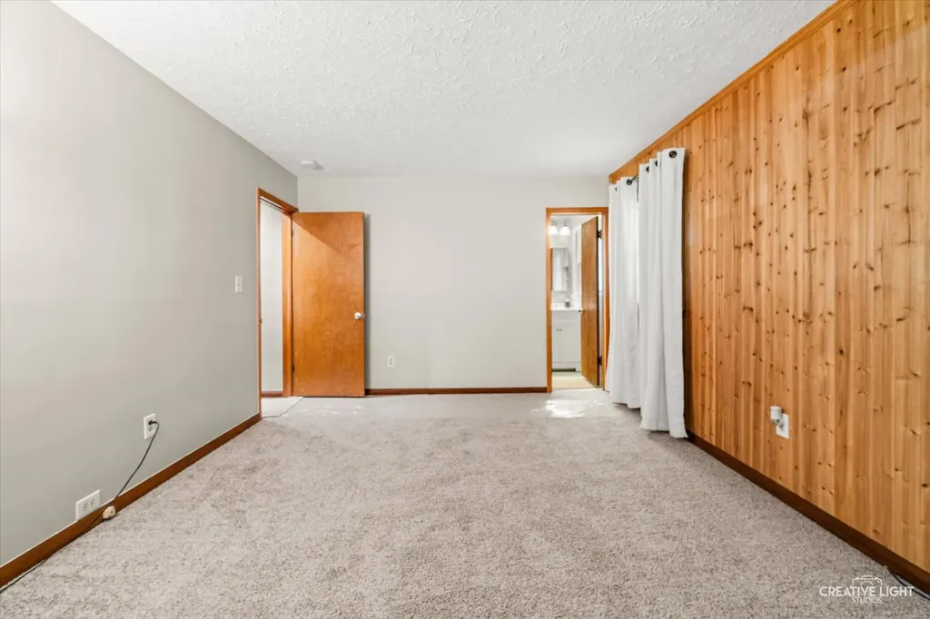 203 South Rosedale Avenue Aurora IL 60506