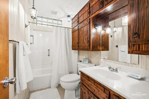 203 South Rosedale Avenue Aurora IL 60506