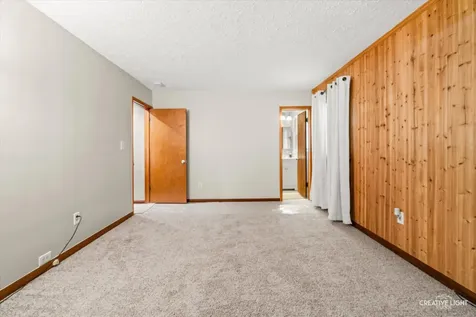 203 South Rosedale Avenue Aurora IL 60506