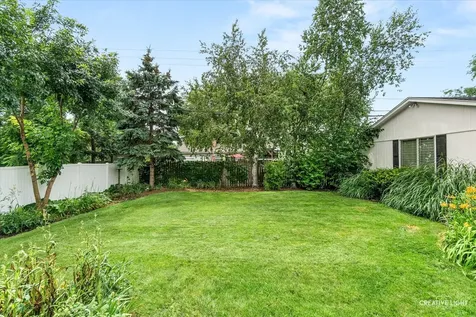 203 South Rosedale Avenue Aurora IL 60506