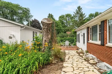 203 South Rosedale Avenue Aurora IL 60506