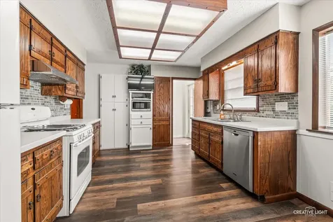 203 South Rosedale Avenue Aurora IL 60506
