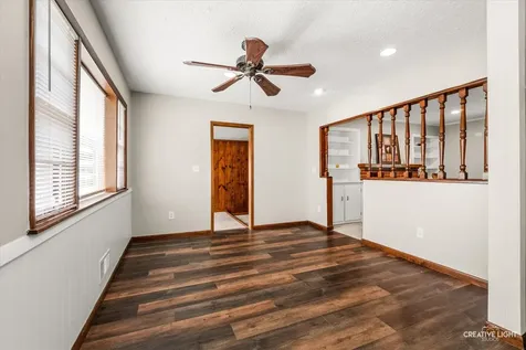 203 South Rosedale Avenue Aurora IL 60506