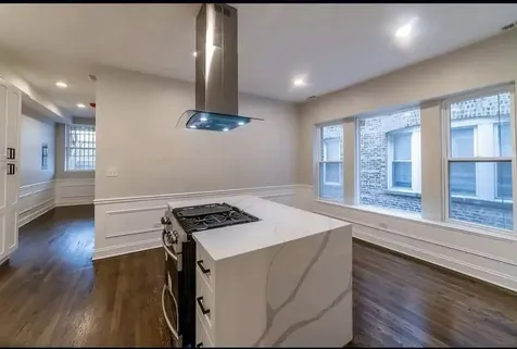 5826 South Michigan Avenue Chicago IL 60637