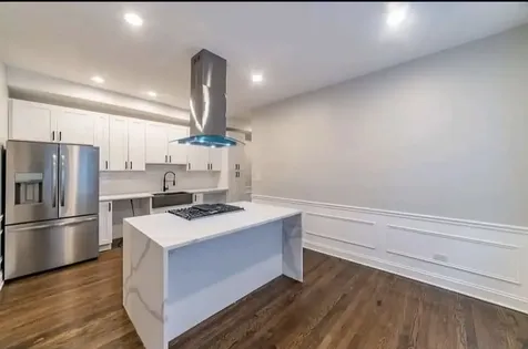 5826 South Michigan Avenue Chicago IL 60637