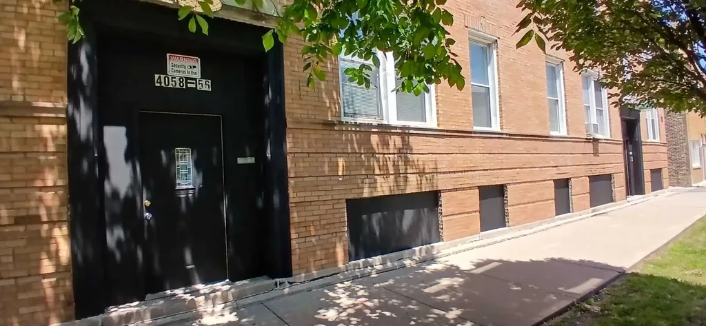 4058 West Hirsch Street Chicago IL 60651
