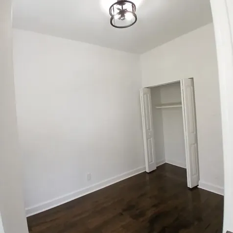 4058 West Hirsch Street Chicago IL 60651