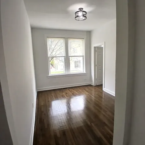 4058 West Hirsch Street Chicago IL 60651
