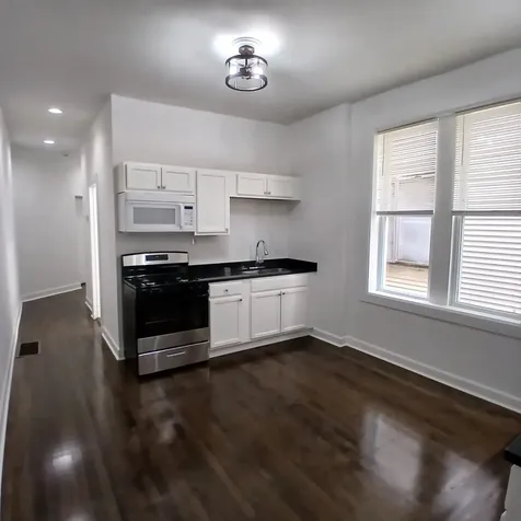 4058 West Hirsch Street Chicago IL 60651