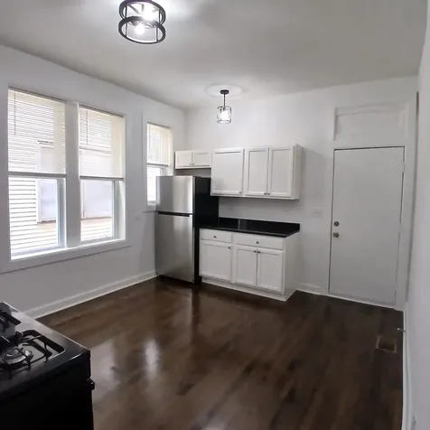 4058 West Hirsch Street Chicago IL 60651