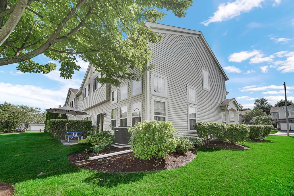 3216 Harvard Lane Lake In The Hills IL 60156